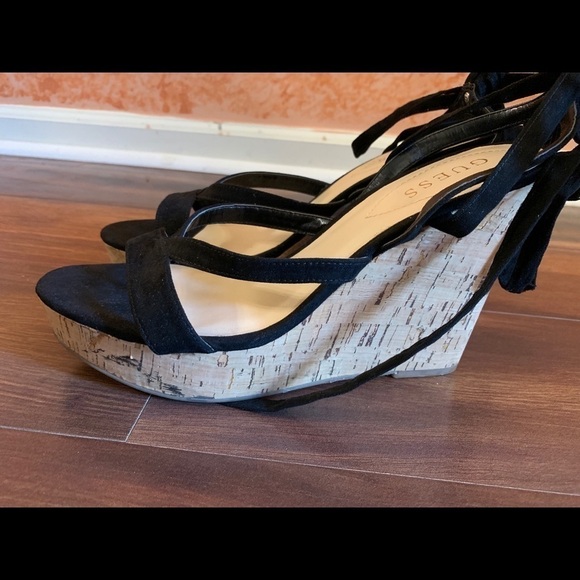 GUESS Platform Wedge Size 9M - Picture 9 of 15
